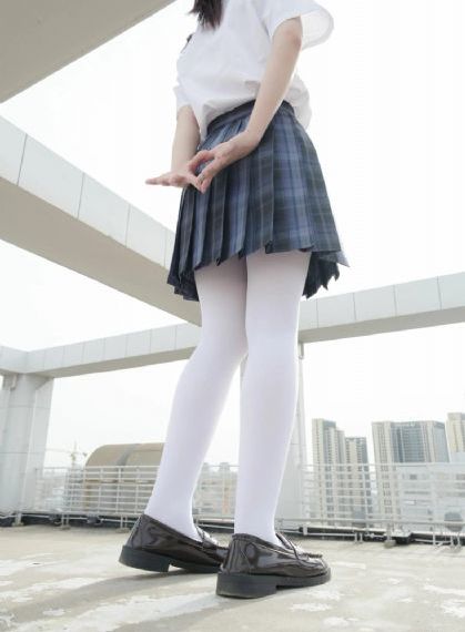 哺乳期妇女挤奶水31p_HD在线播放